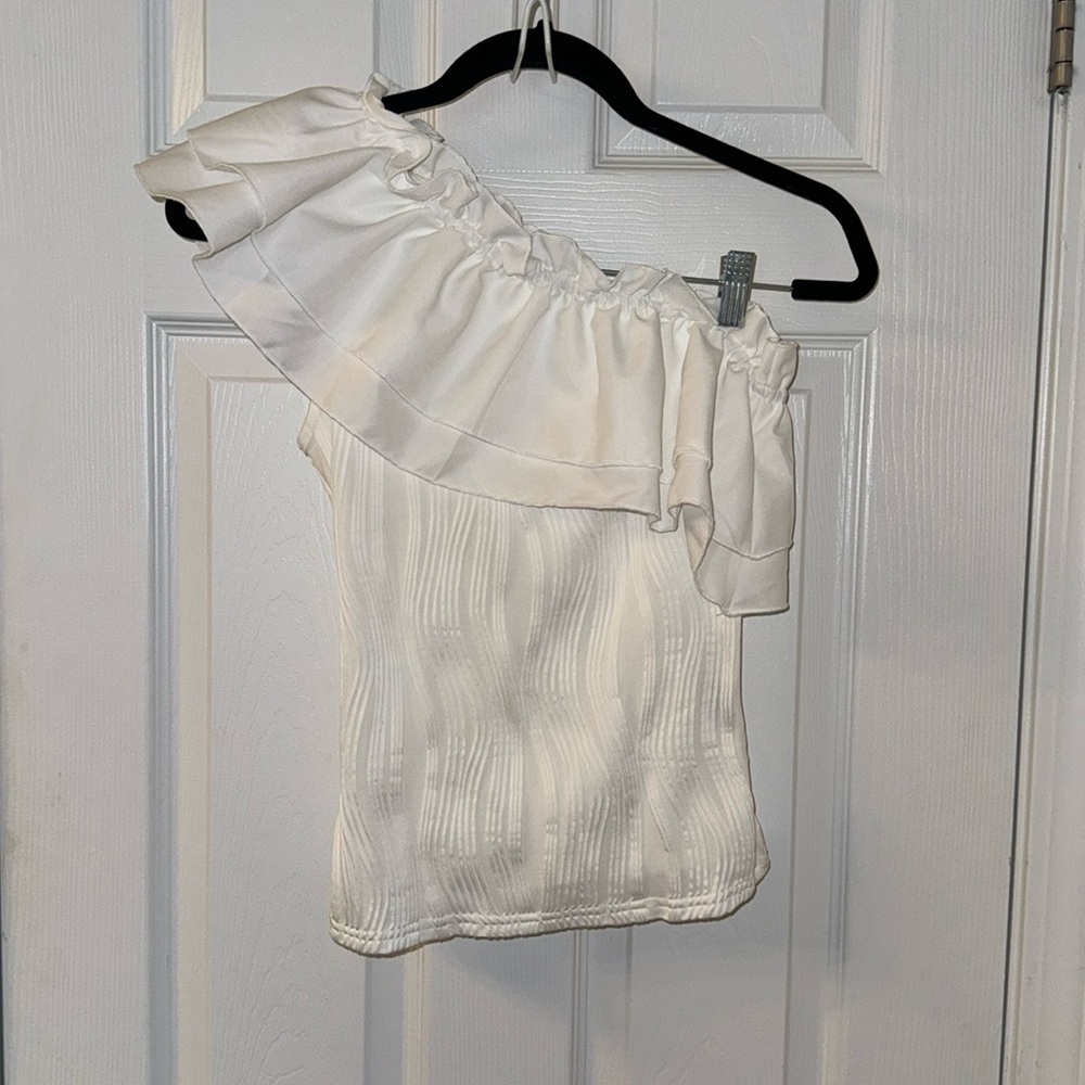 One shoulder white shirt